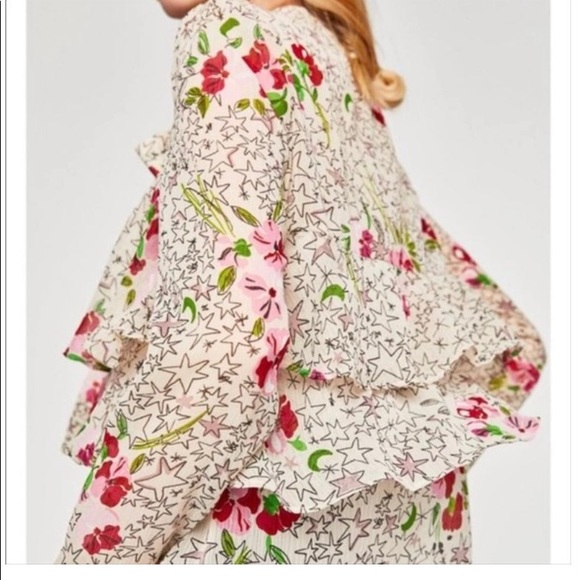 Zara Cream Pink Star Floral Print
Layered Bow Tie Long Sleeve - Picture 2 of 9